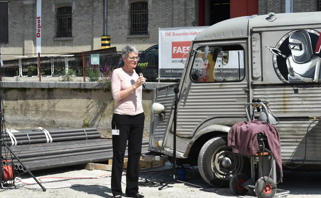 Grundsteinlegung_Regula_Feldmann.jpg Grundsteinlegung_Regula_Feldmann.jpg