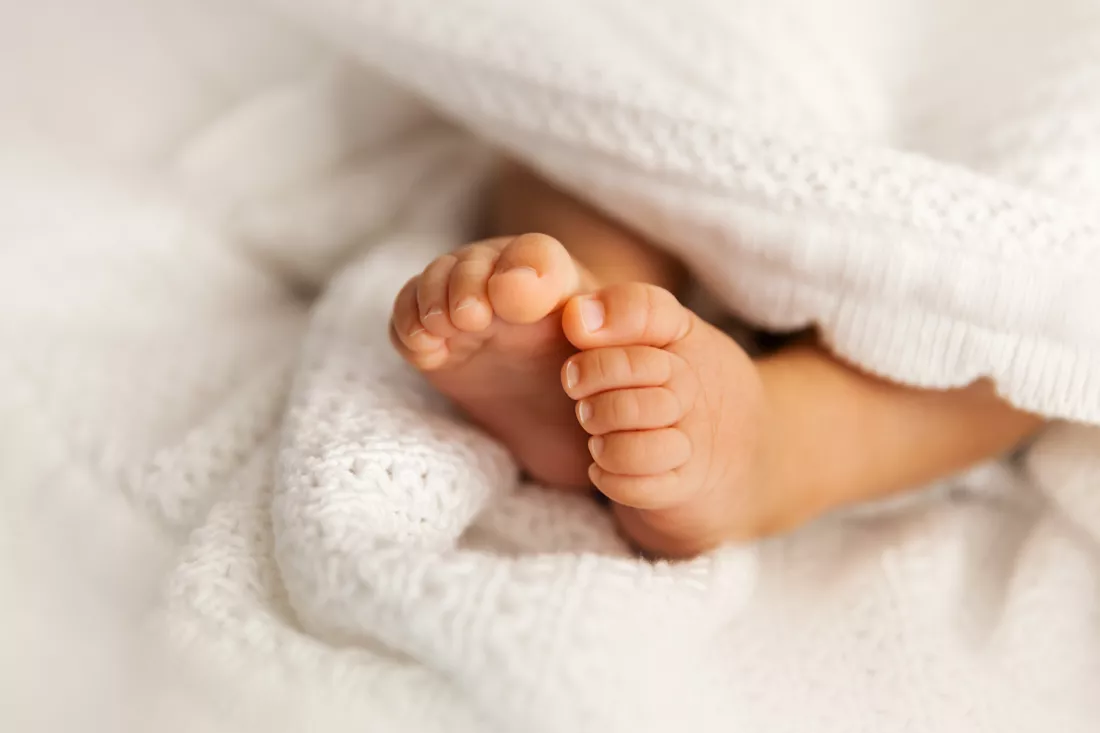 Babyfüsse (2).jpg Babyfüsse (2).jpg